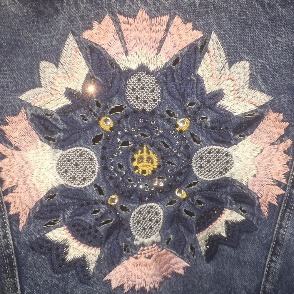 Amazing Jean jacket - Picture 5 of 6